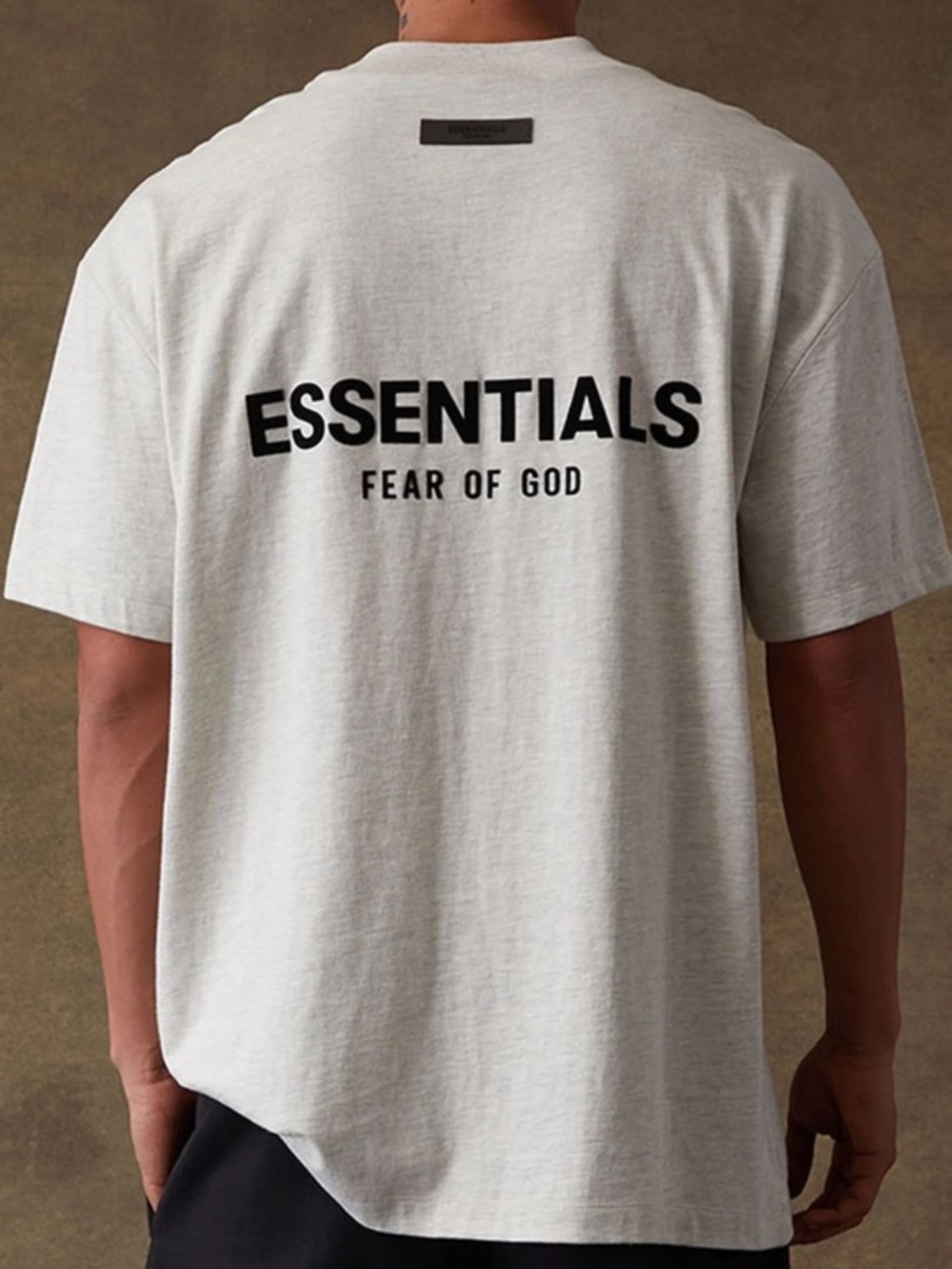 🆕 Fear of God ESSENTIALS Light Oatmeal T-Shirt NWT Medium New